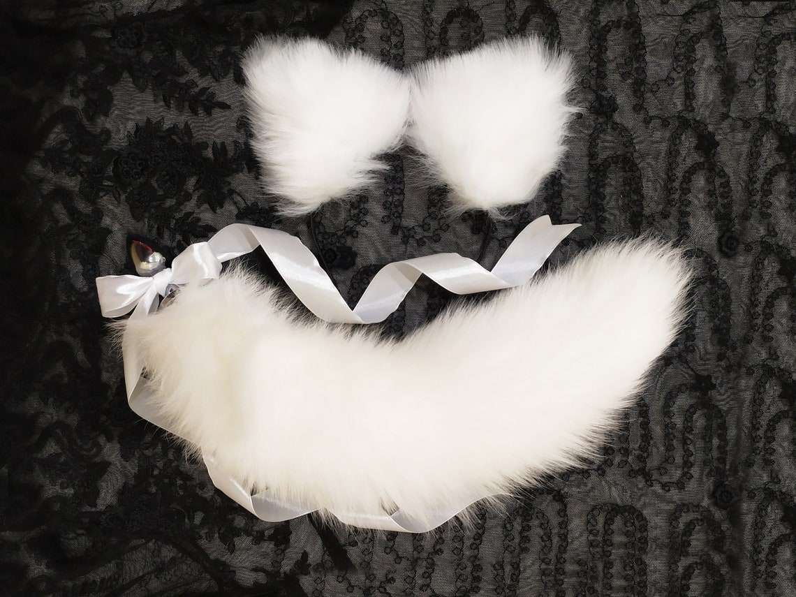 OhMyBP™ White Fox Tail Butt Plug 16 in (40 cm) - Natural Fur