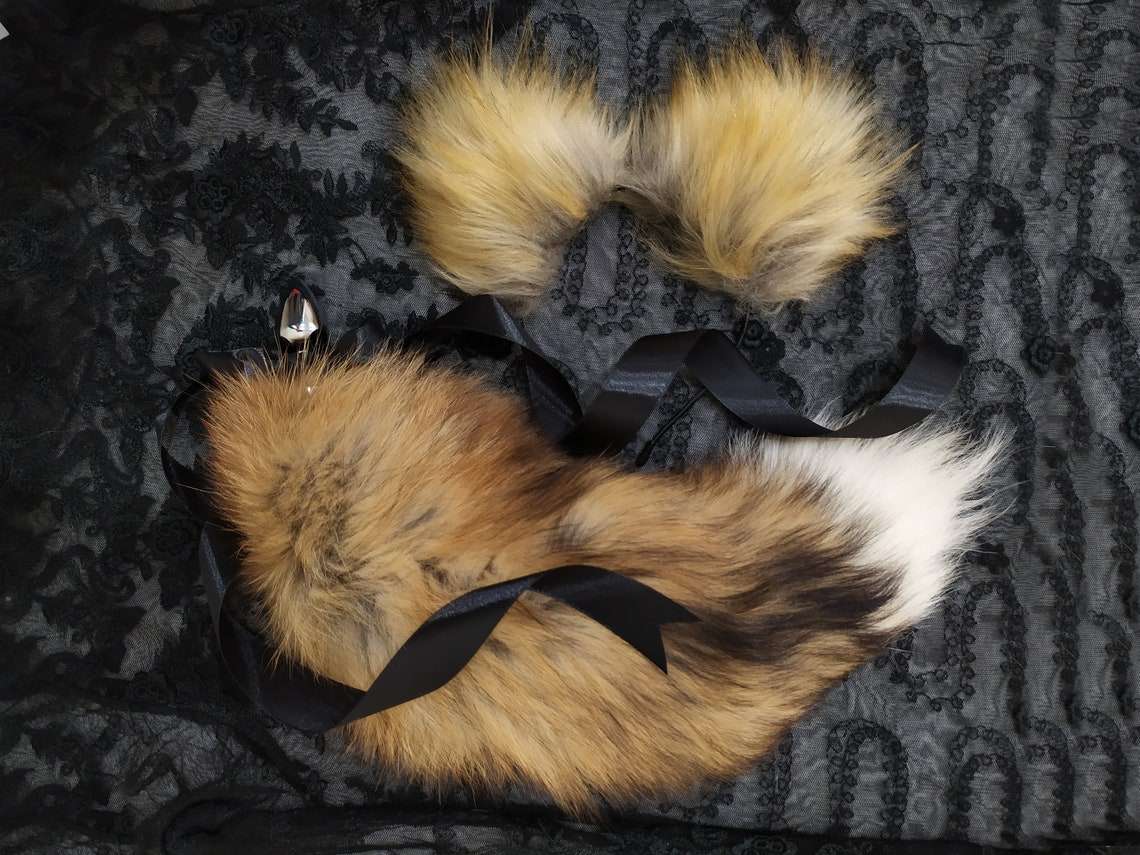 OhMyBP™ Gray Wolf Tail Butt Plug 16 in (40 cm) - Natural Fur