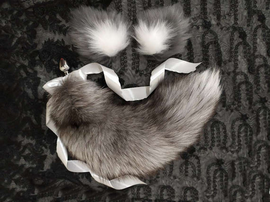 OhMyBP™ Gray Wolf Tail Butt Plug 16 in (40 cm) - Natural Fur